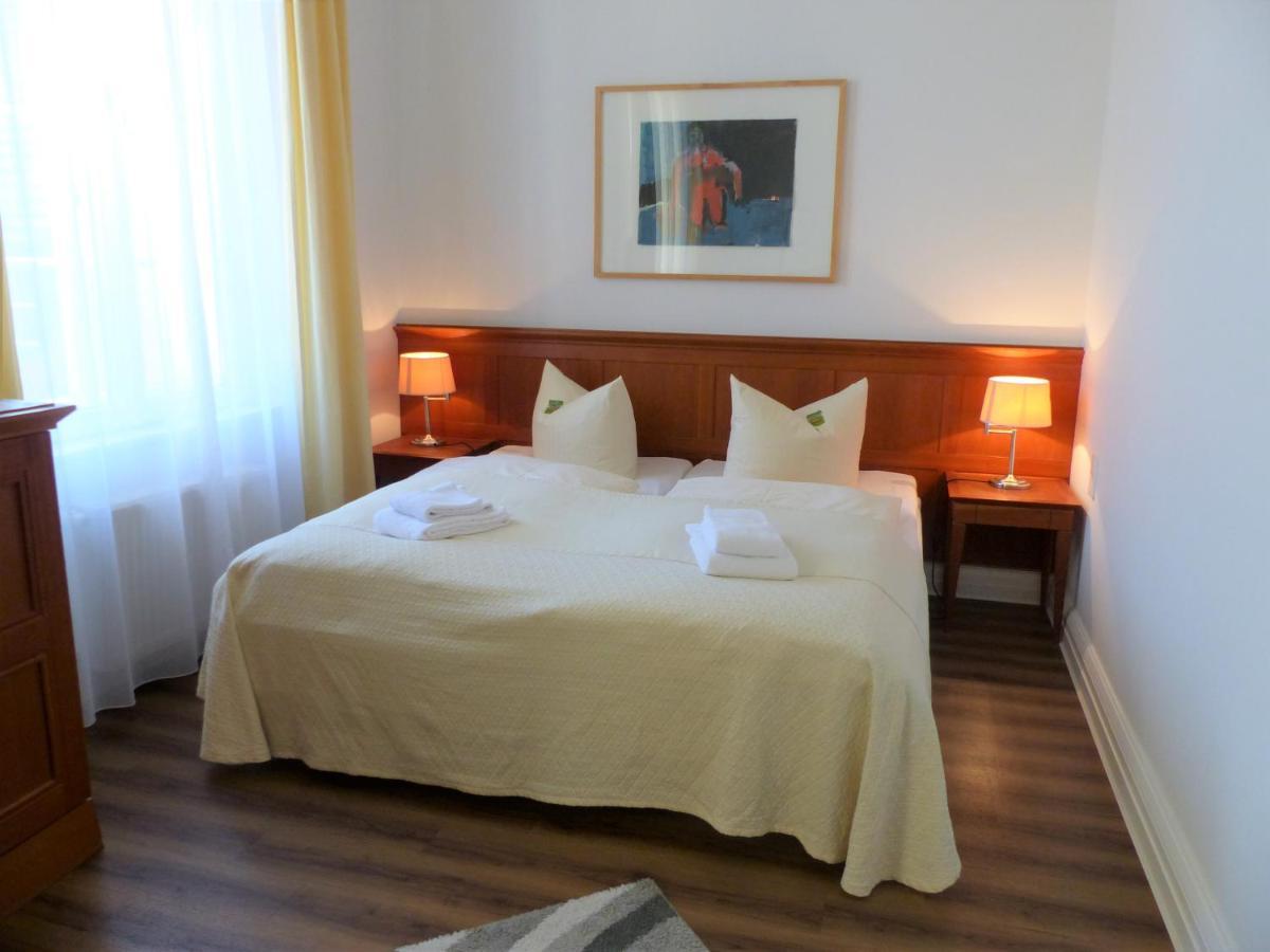 Hotel Vierseithof Luckenwalde Extérieur photo