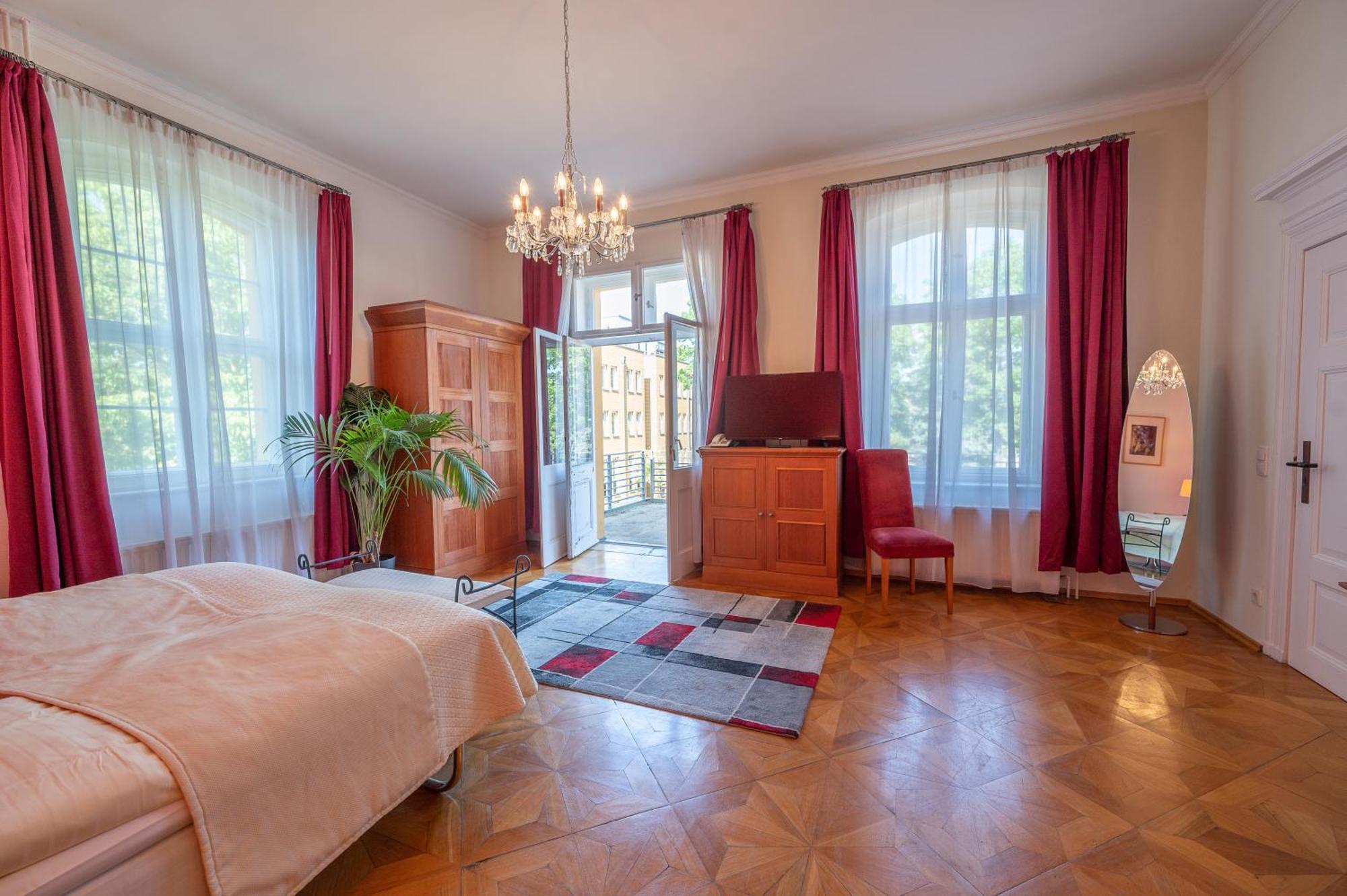 Hotel Vierseithof Luckenwalde Extérieur photo