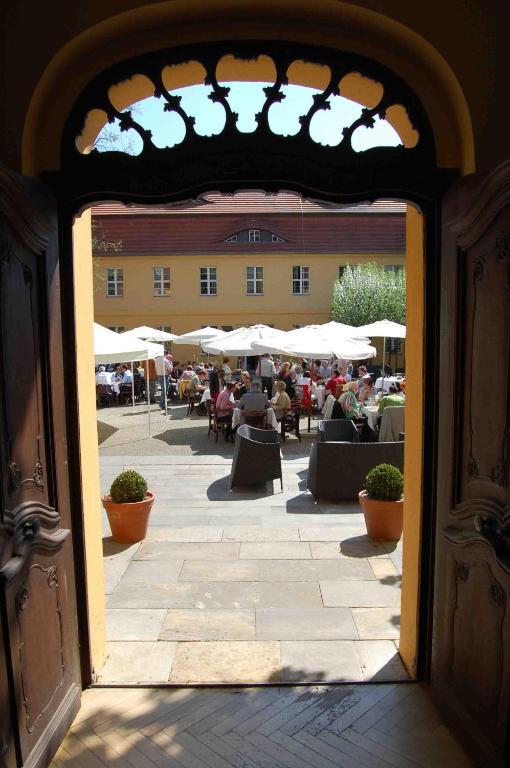 Hotel Vierseithof Luckenwalde Extérieur photo