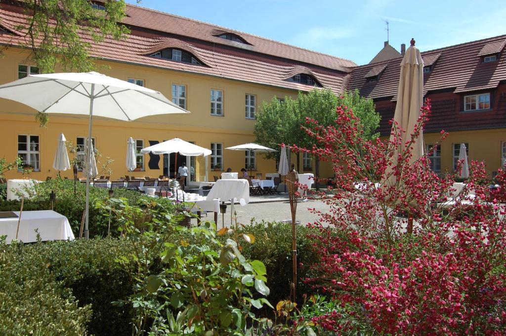 Hotel Vierseithof Luckenwalde Extérieur photo