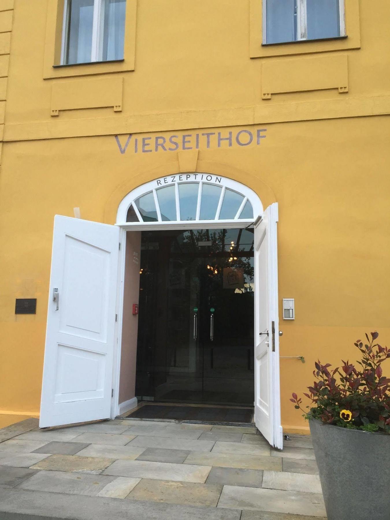 Hotel Vierseithof Luckenwalde Extérieur photo